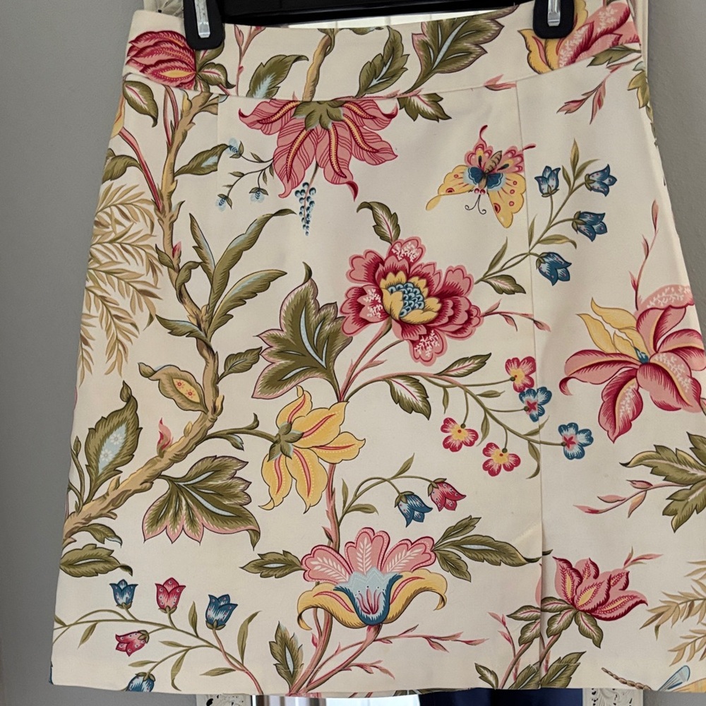 new with no Tags ! Talbots colorful skirt. $29
